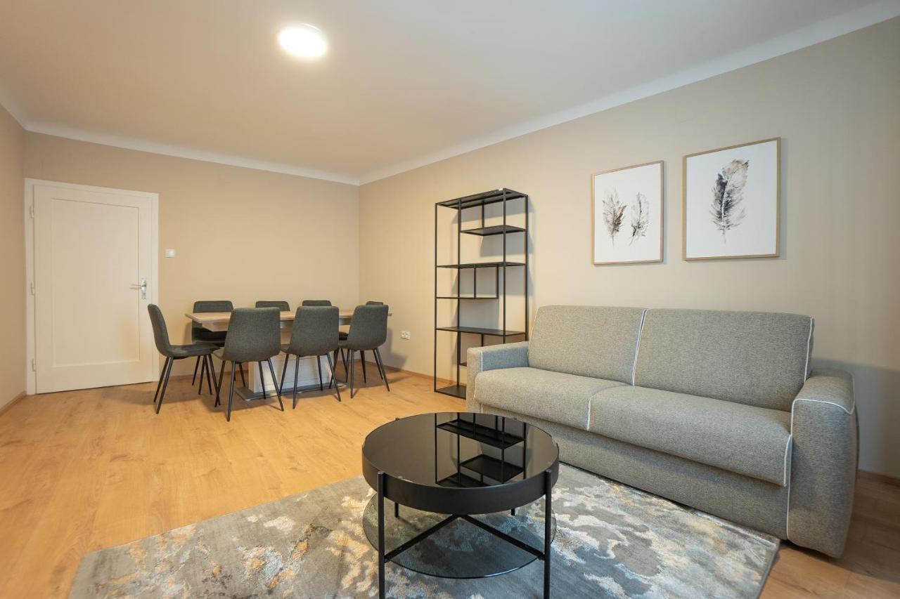 A 2-Bedroom Apartment With A King-Size Bed And A Balcony Is Located Just A 15-Minute Walk From Stephansplatz. Виена Екстериор снимка