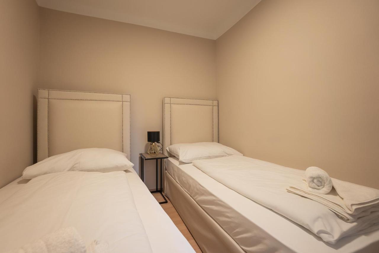A 2-Bedroom Apartment With A King-Size Bed And A Balcony Is Located Just A 15-Minute Walk From Stephansplatz. Виена Екстериор снимка