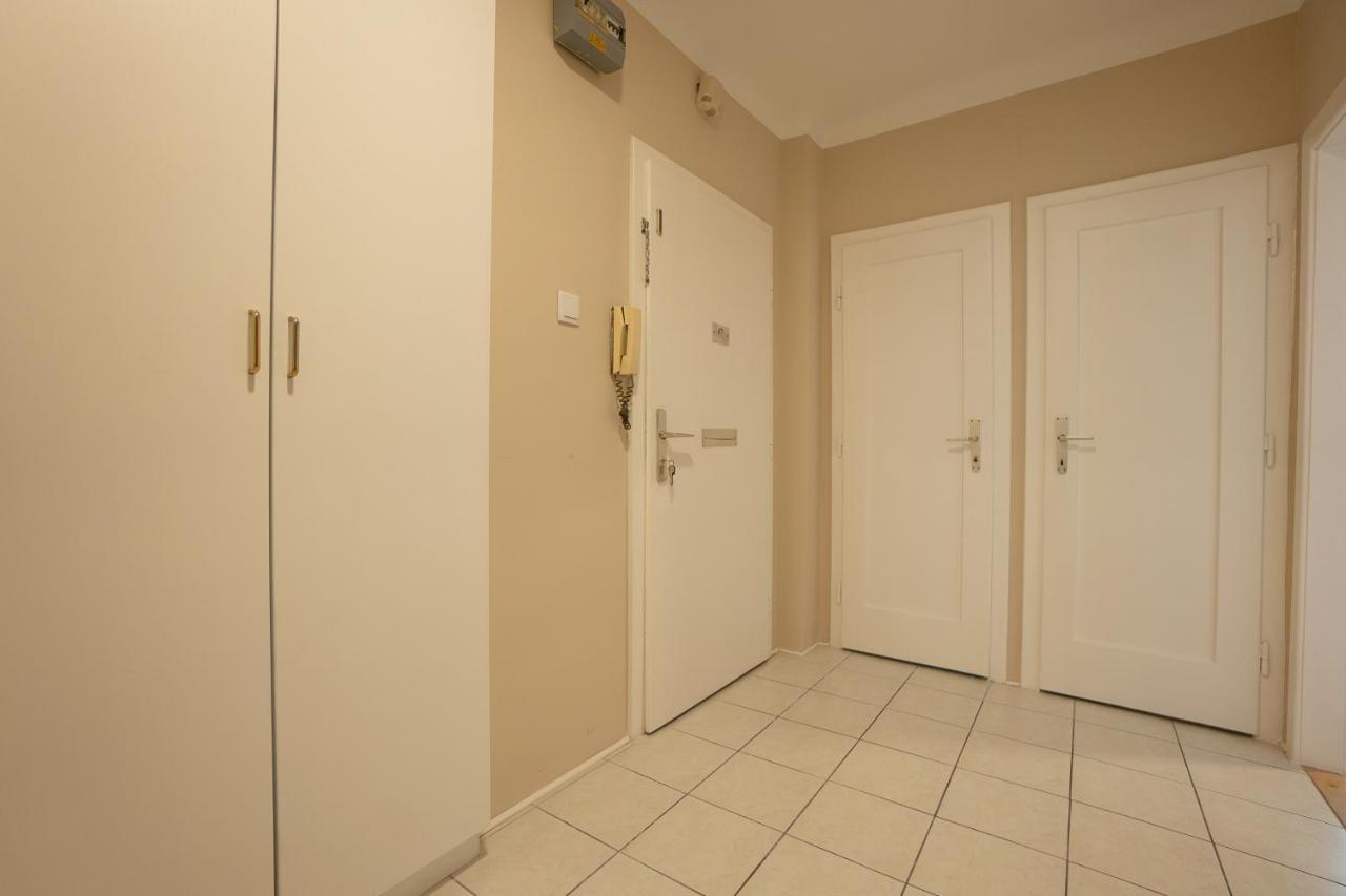 A 2-Bedroom Apartment With A King-Size Bed And A Balcony Is Located Just A 15-Minute Walk From Stephansplatz. Виена Екстериор снимка