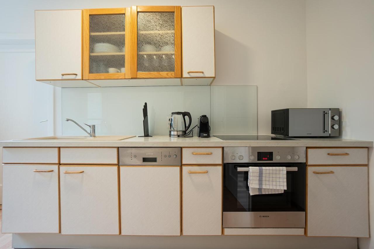 A 2-Bedroom Apartment With A King-Size Bed And A Balcony Is Located Just A 15-Minute Walk From Stephansplatz. Виена Екстериор снимка